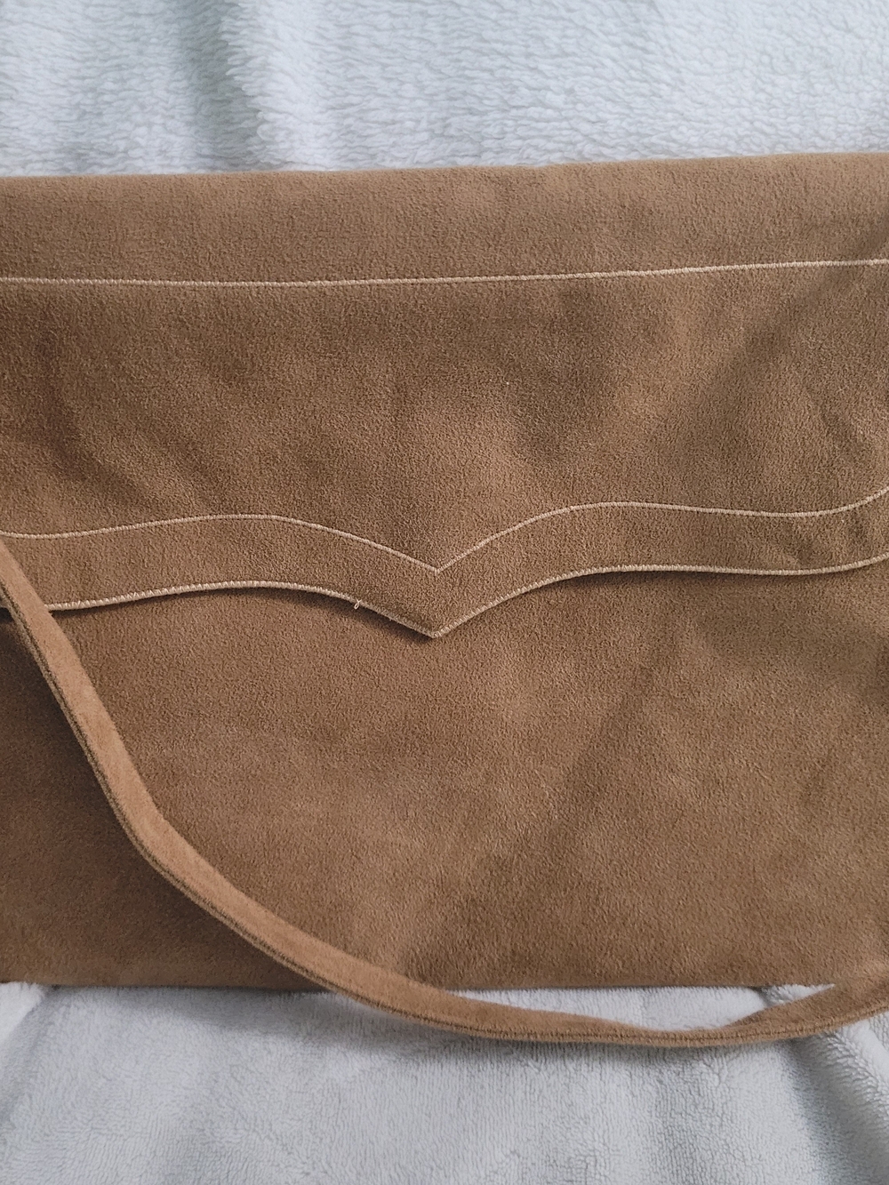 Vintage Reva Tan Ultra Suede Shoulder Bag Envelope Flap Minimalist Camel Brown